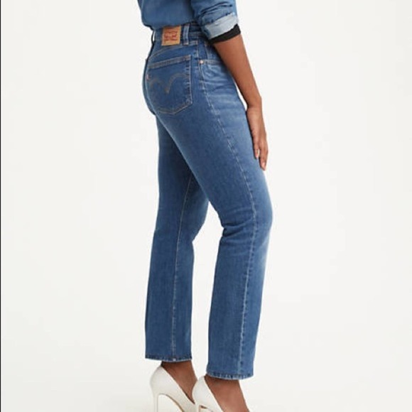Levi’s Boyfriend high rise dark wash blue Jeans - Picture 9 of 9